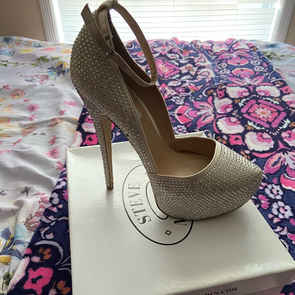 Steve Madden Pump